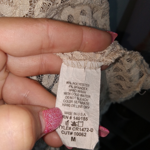 Lovely sheer top - Picture 10 of 10